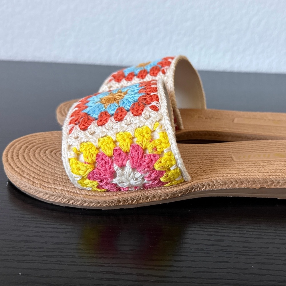 Size 8.5 Crochet Flat Slides - Picture 4 of 7